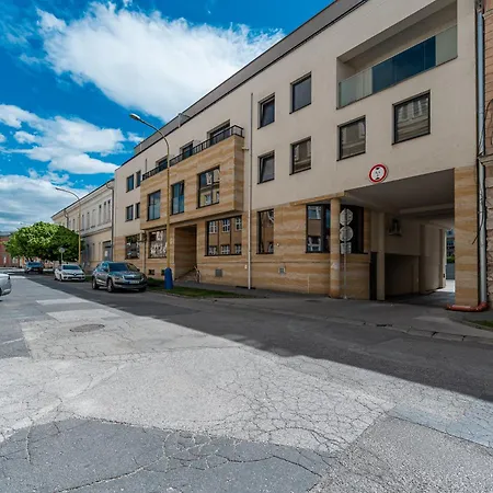 Centrum 60m2 4 Beds 公寓 科希策
